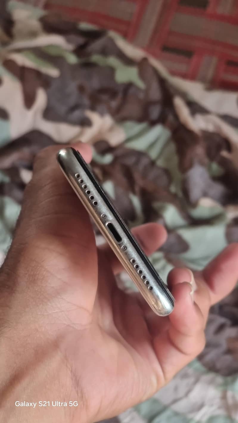 Apple iPhone X 3