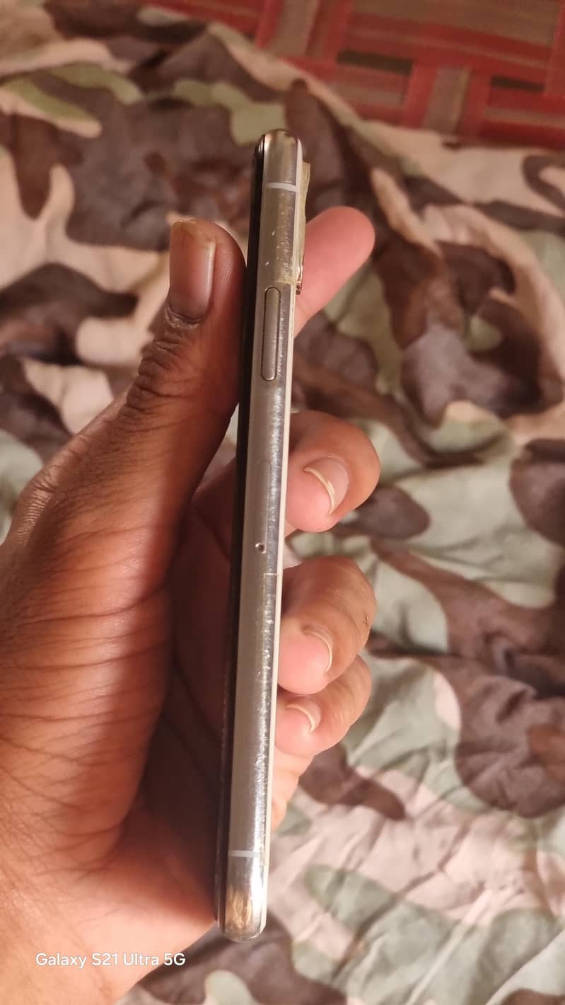 Apple iPhone X 4