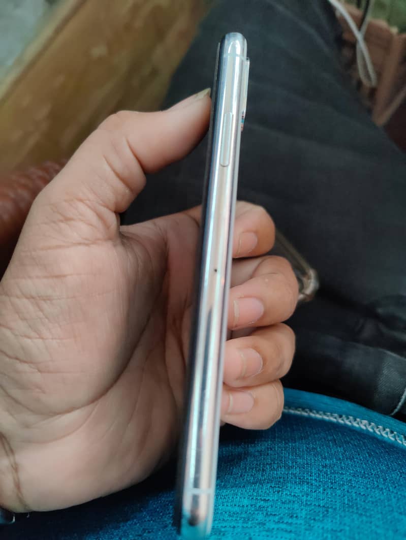 Apple iPhone X 5