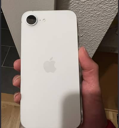 I phone 16 e