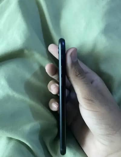 Apple iPhone SE 3rd jv GB 64 exchange possible