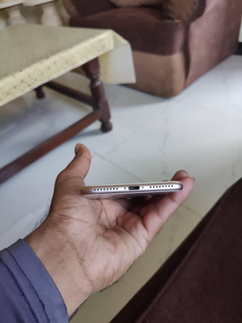 Apple iPhone 8 Plus 1