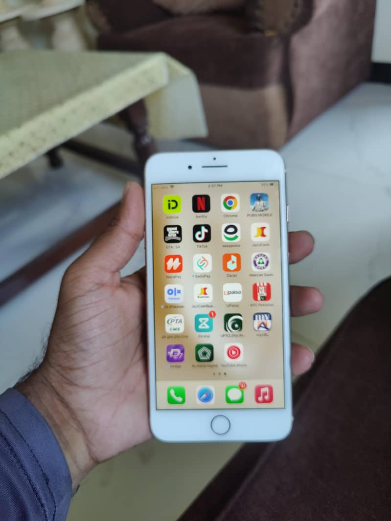 Apple iPhone 8 Plus 2