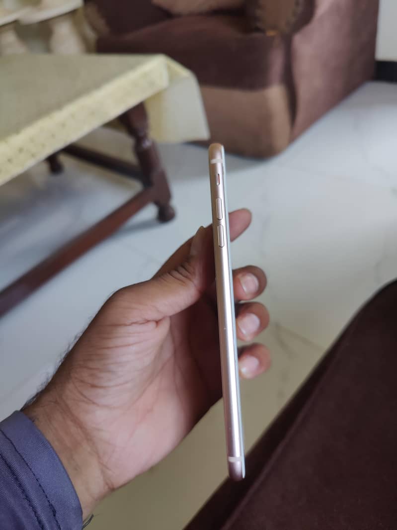 Apple iPhone 8 Plus 3