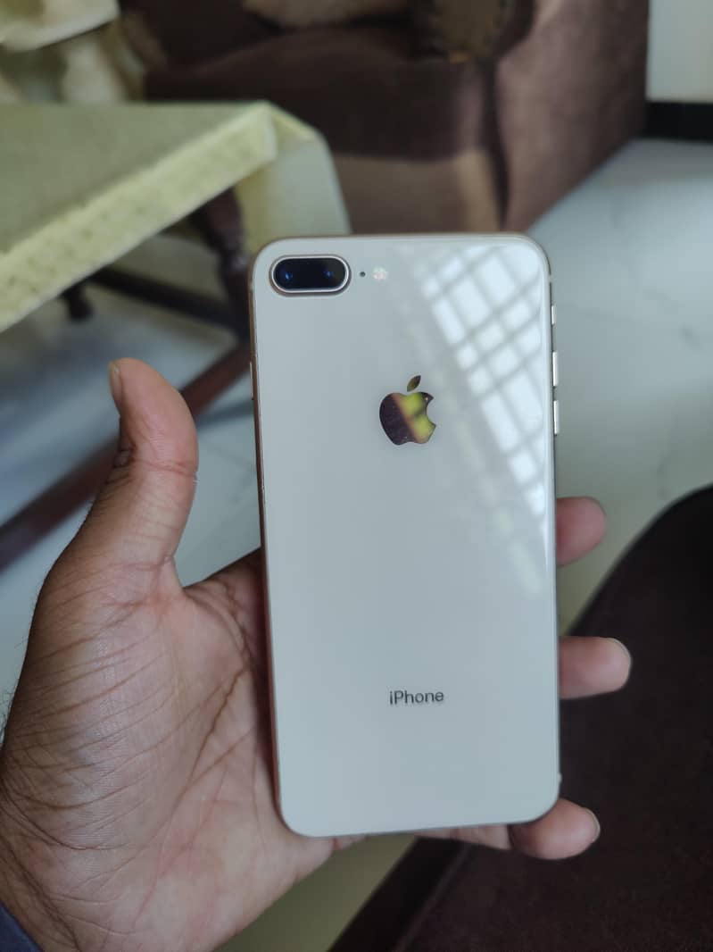 Apple iPhone 8 Plus 5