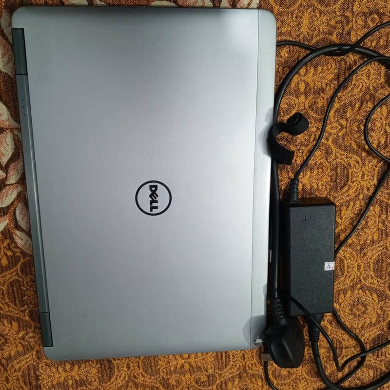 LATITUDE E7240 0