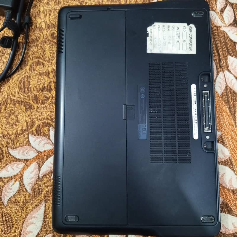LATITUDE E7240 2