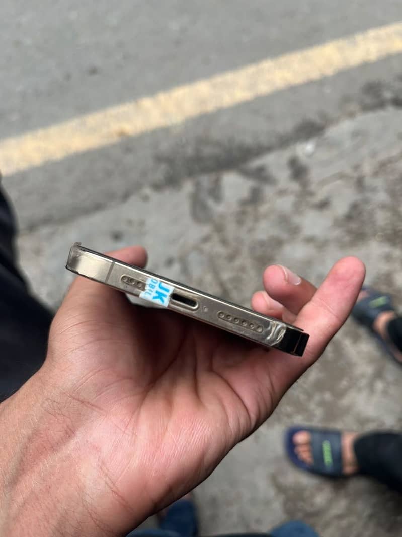 Apple iPhone 12 Pro Max 3