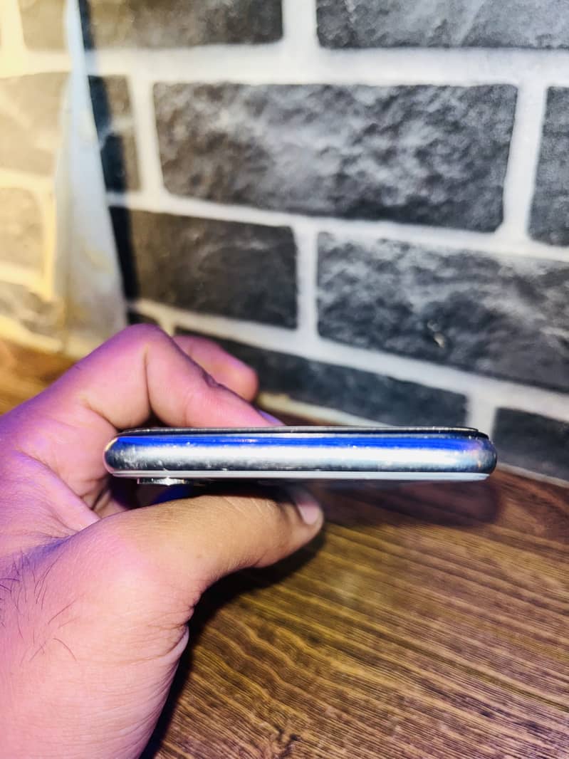 Apple iPhone X 4