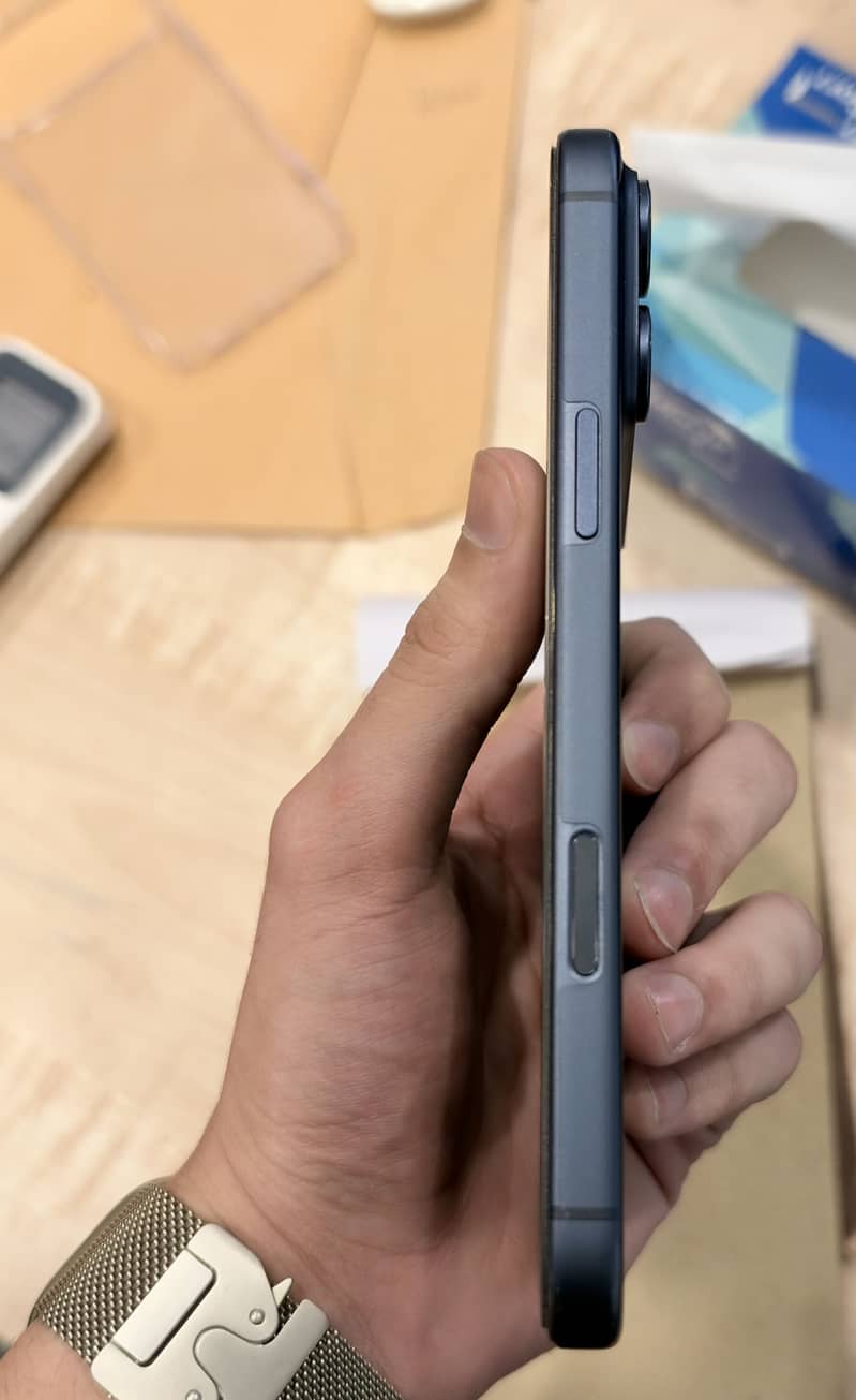 Apple iPhone 17 Pro Max 2