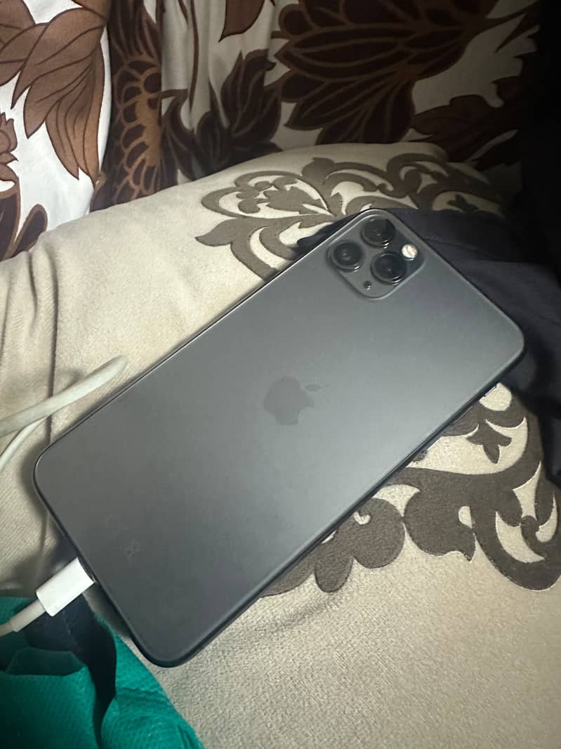 Apple iPhone 11 Pro Max 3