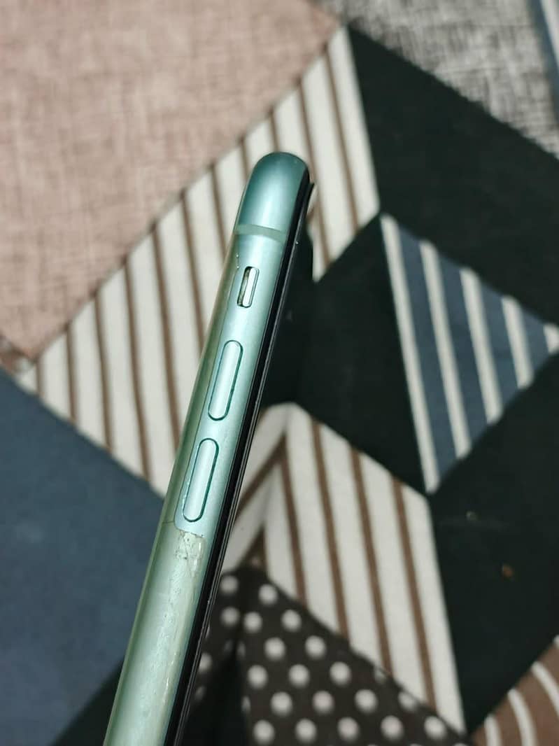 Apple iPhone 11 2