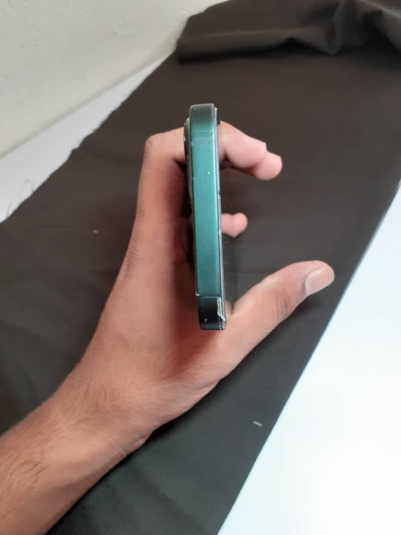 Apple iPhone 13 3