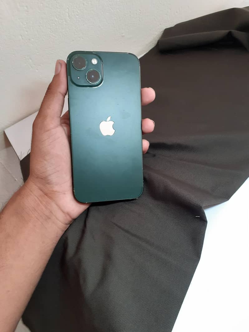 Apple iPhone 13 5