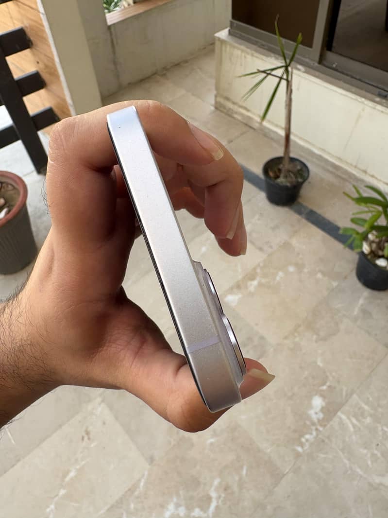 Apple iPhone 14 plus 4