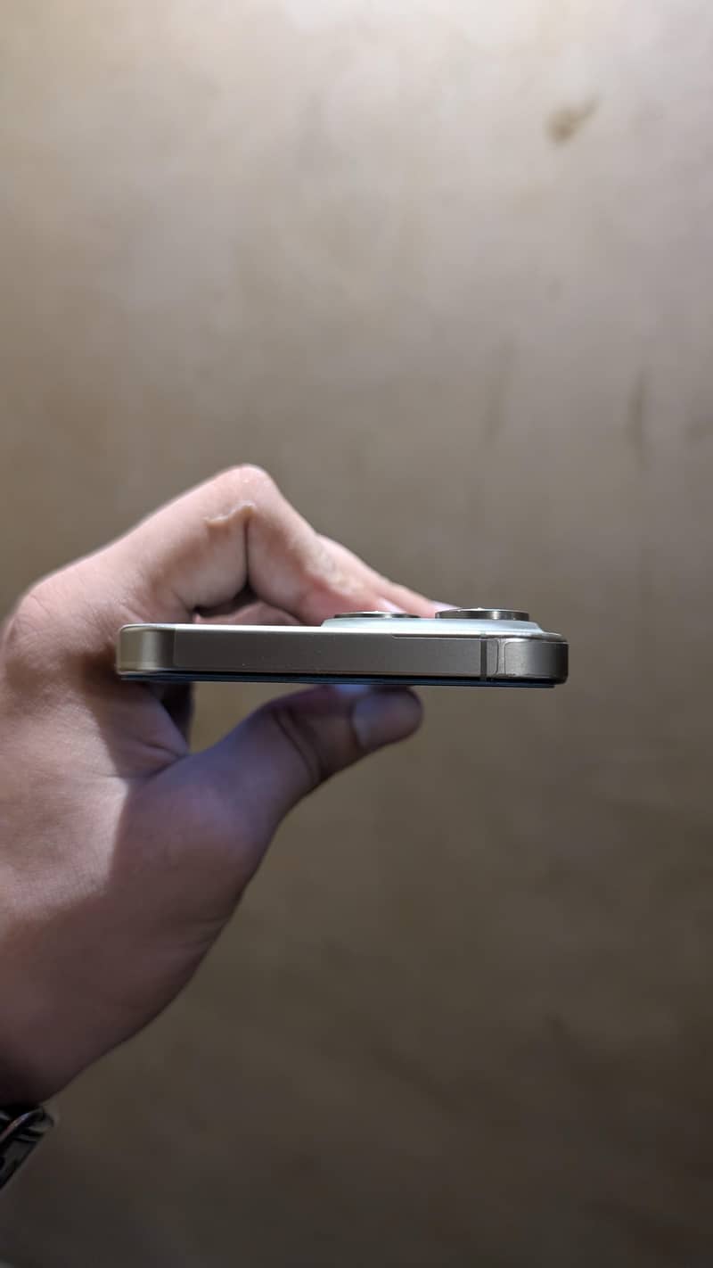 Apple iPhone 15 Pro Max 5
