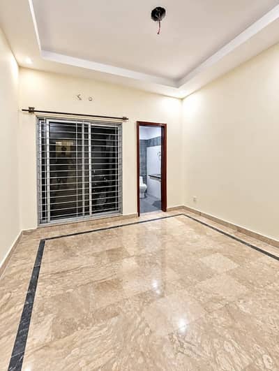 10 Marks house for rent in Guldasht Tien
