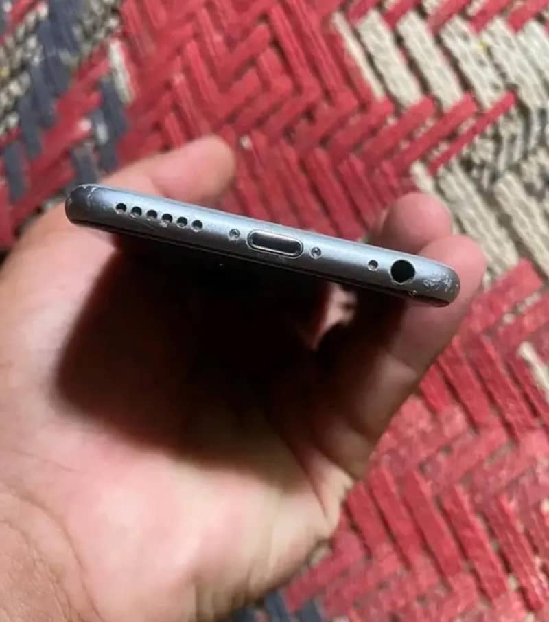 Apple iPhone 6S 3