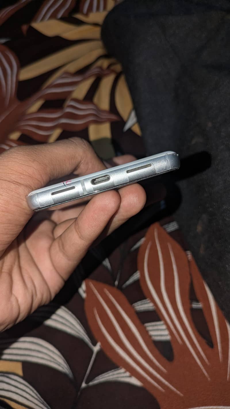 Google Pixel 7 5