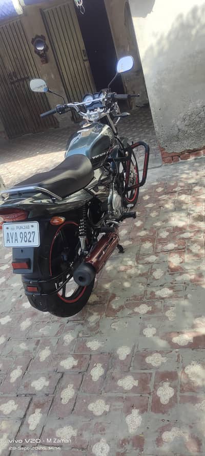yamaha 125cc model 2025 axexcellent condition  original document