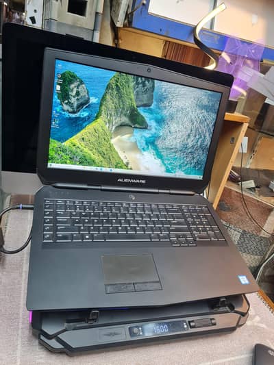 Alienware 17 R3 | i7-6820HK | GTX 980M 8GB | 16GB RAM | 512GB