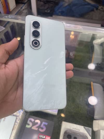 Itel s25 12/128 gb
