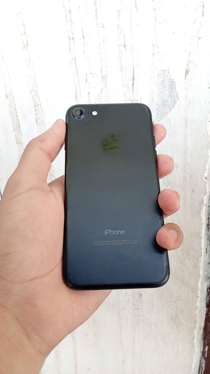 Apple iPhone 7 1
