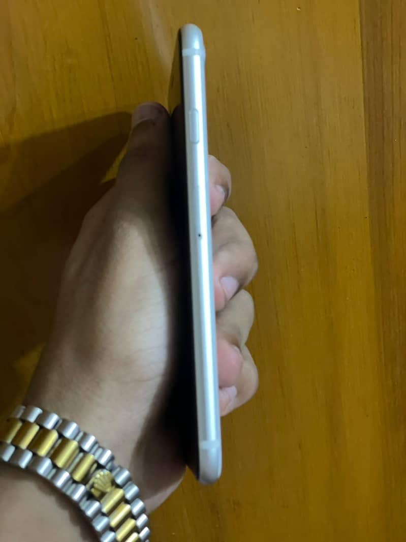 Apple iPhone SE 3