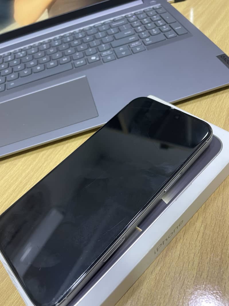 Apple iPhone 16 Pro Max 9