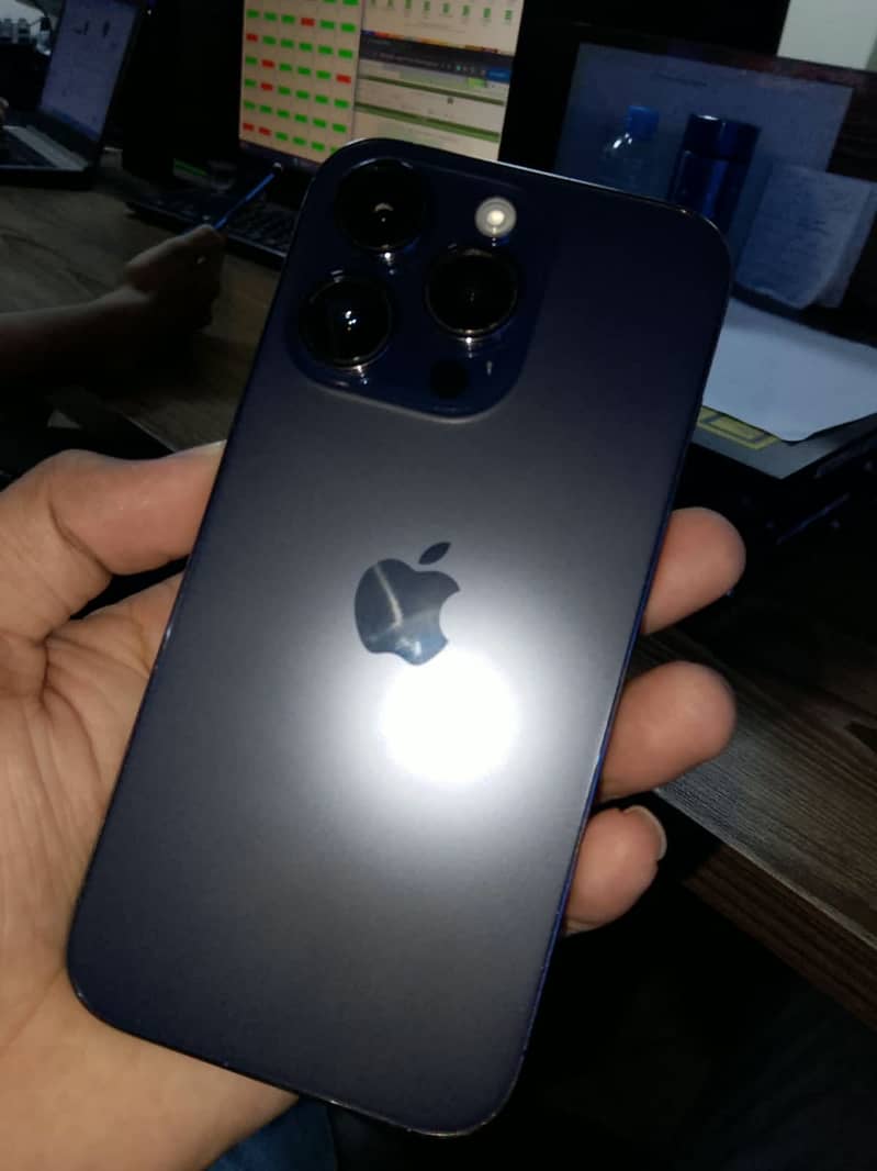 Apple iPhone 14 Pro 1
