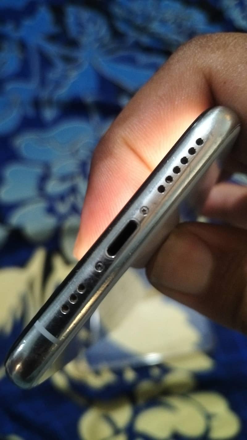 Apple iPhone XS 0