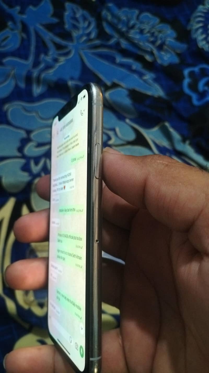 Apple iPhone XS 1