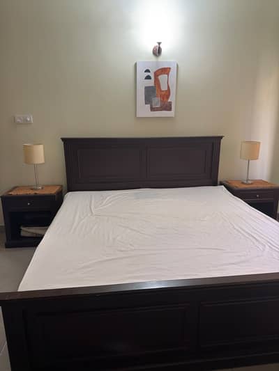 ChenOne Bed Set | Bed with 2 Side Tables & Chest of Drawers