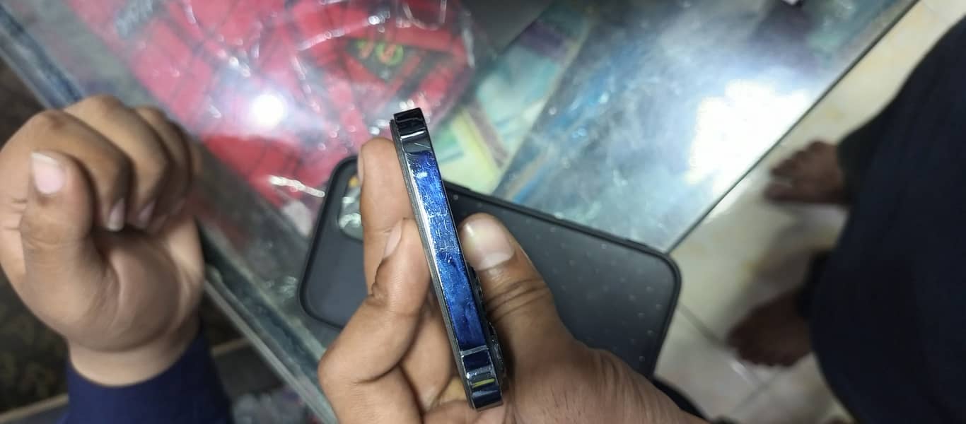 Apple iPhone 12 Pro Max 4