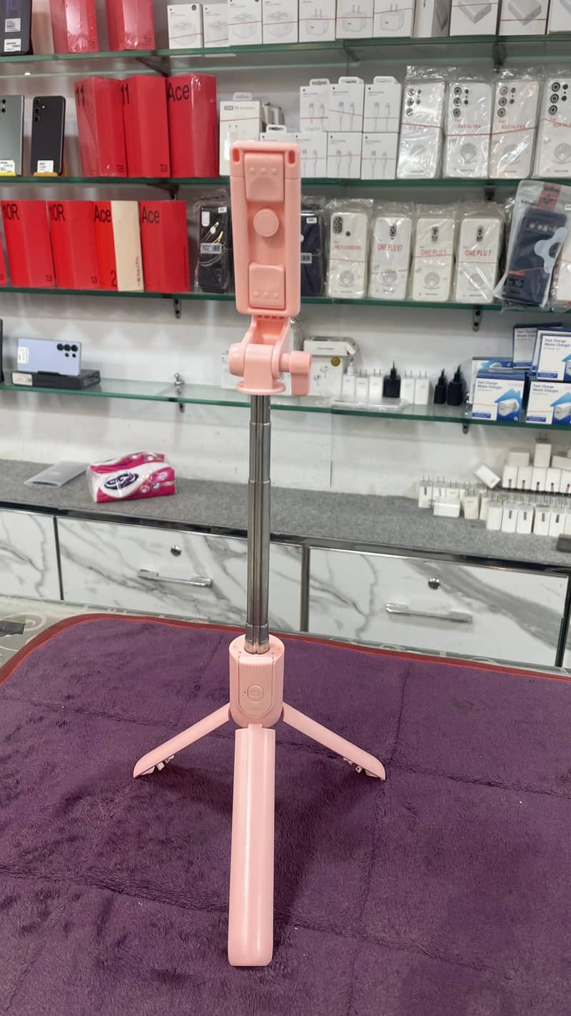Bluetooth selfie stick 1