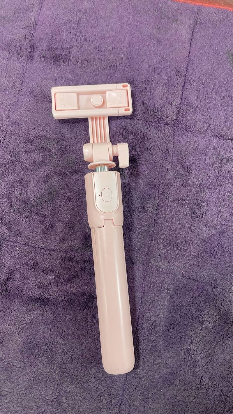 Bluetooth selfie stick 4