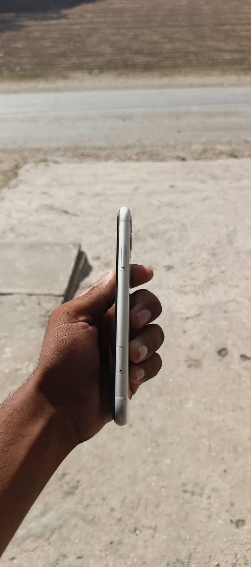 Apple iPhone 11 4