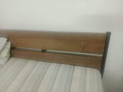 Interwood kind size bed and dresser with mirror without side tables