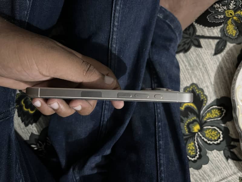 Apple iPhone 15 Pro 1