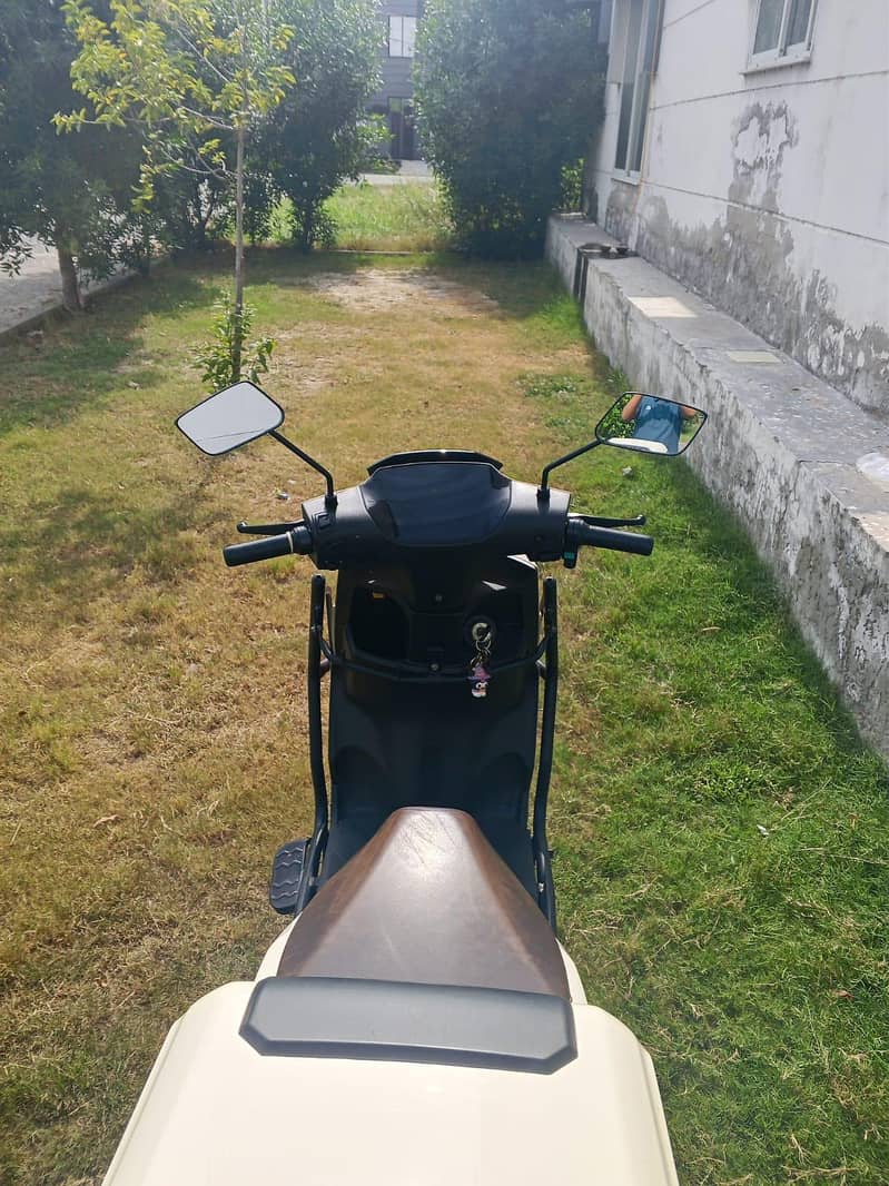 charging scooti 3