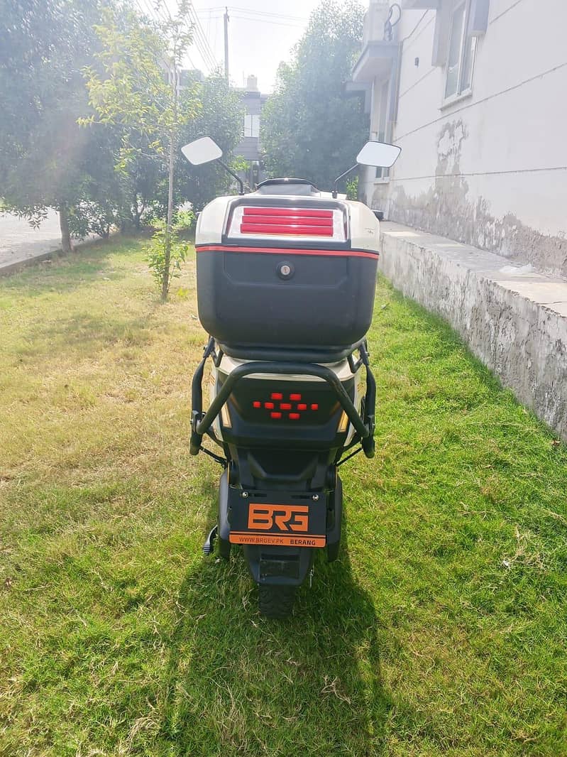 charging scooti 4