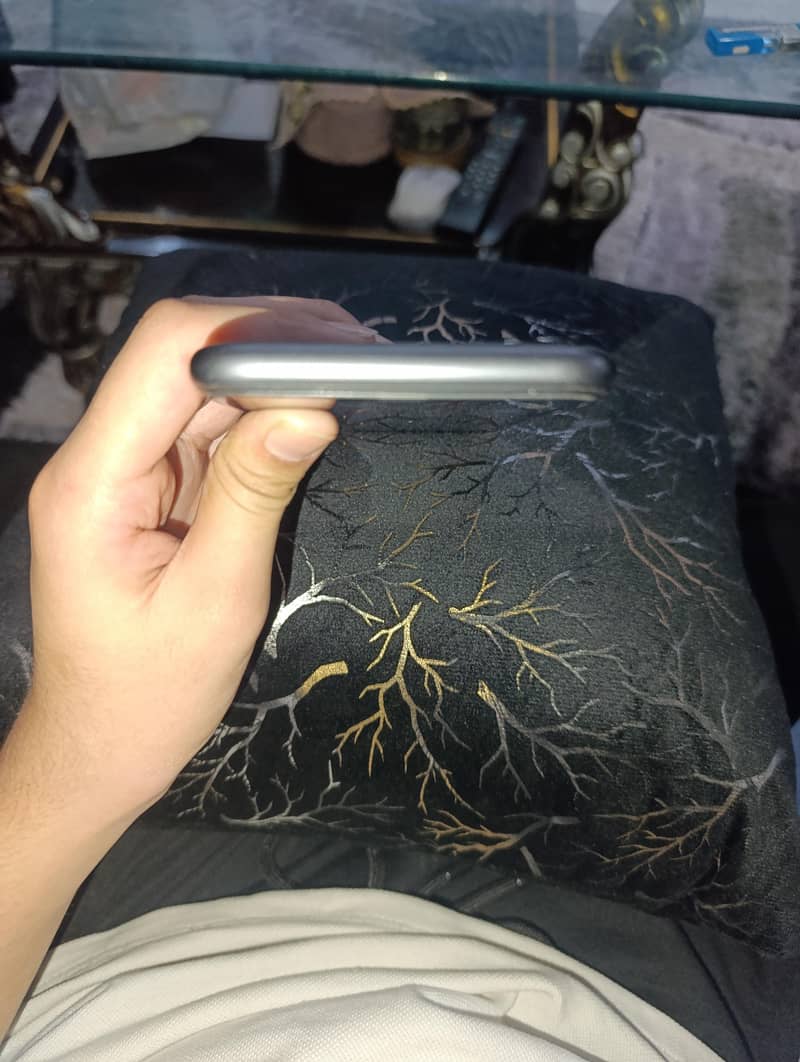 Apple iPhone 11 6