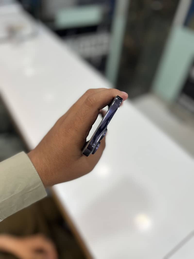 Apple iPhone 14 Pro Max 3
