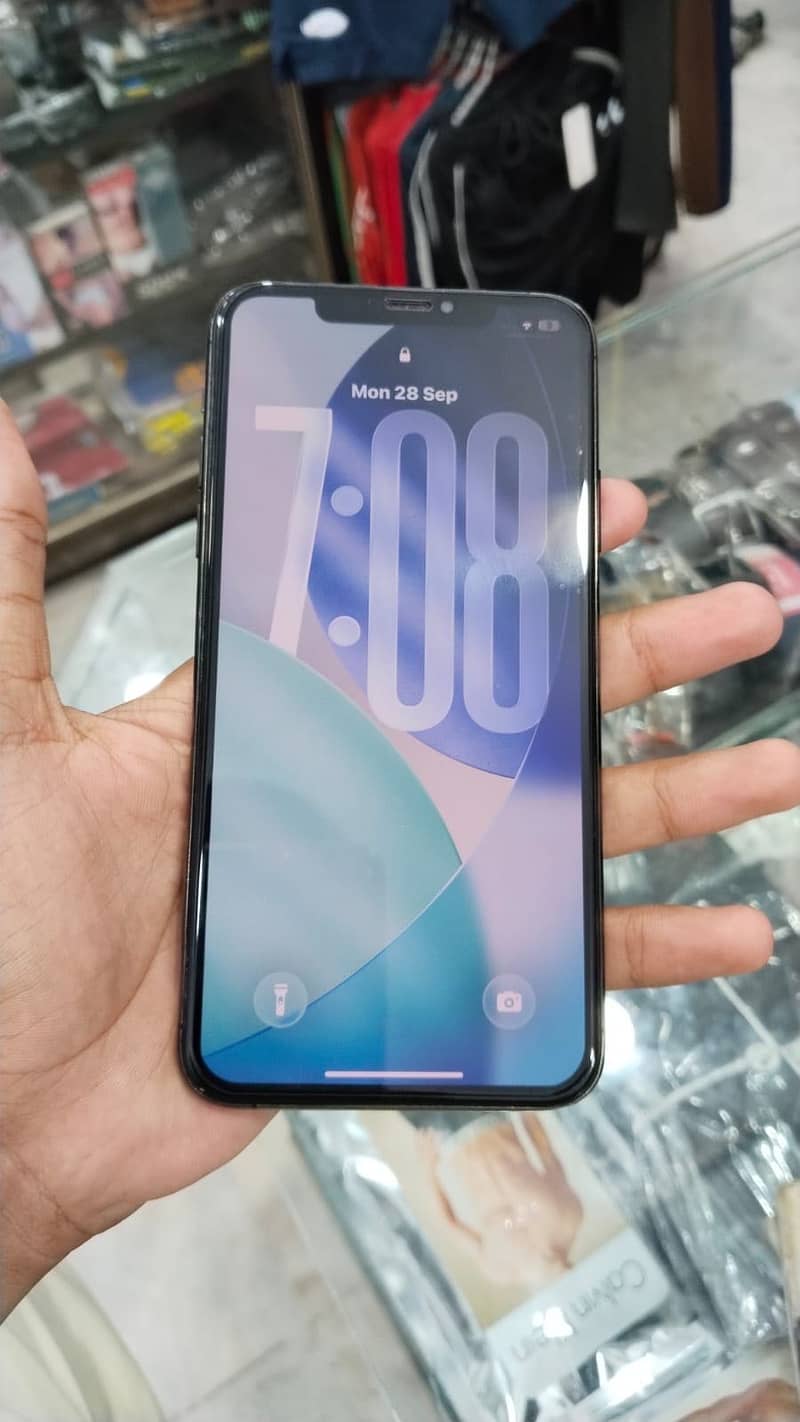 Apple iPhone 11 Pro Max 2