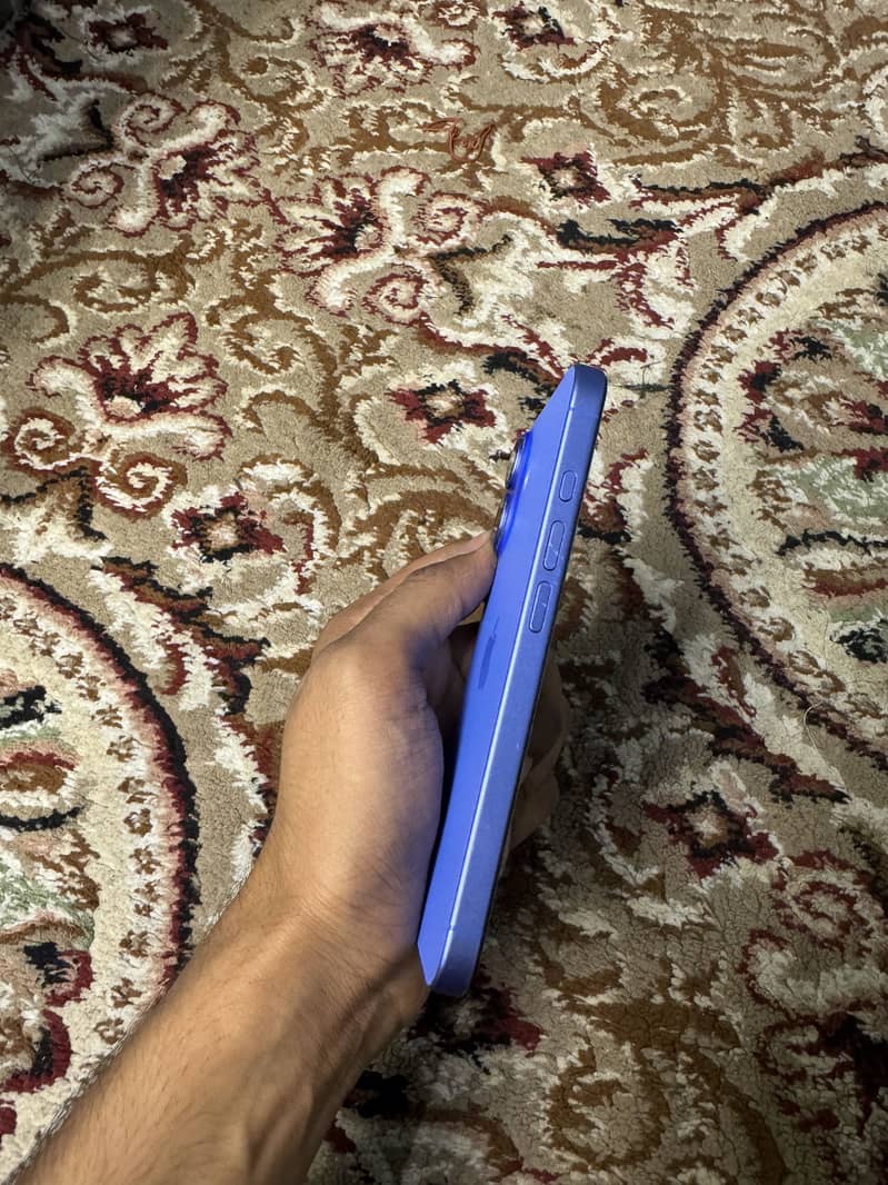 Apple iPhone 16 1