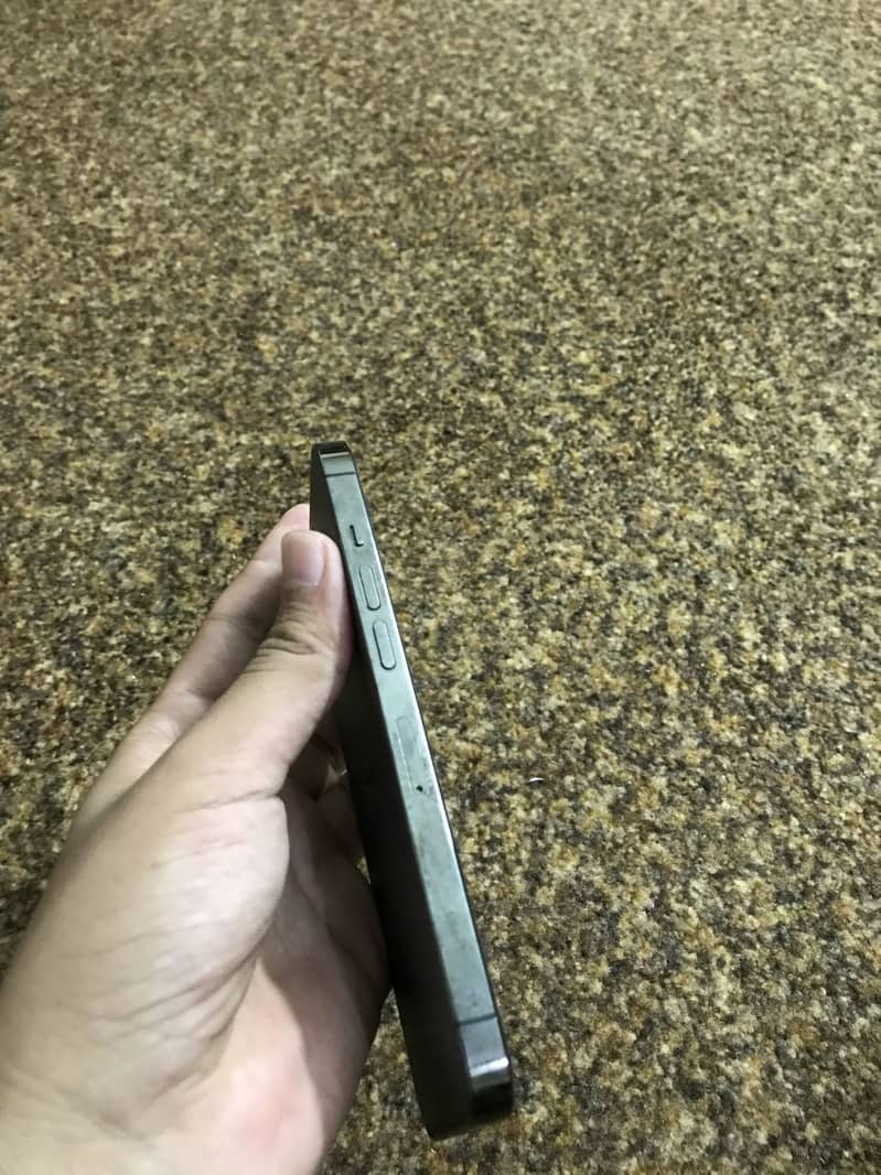Apple iPhone 13 Pro 4