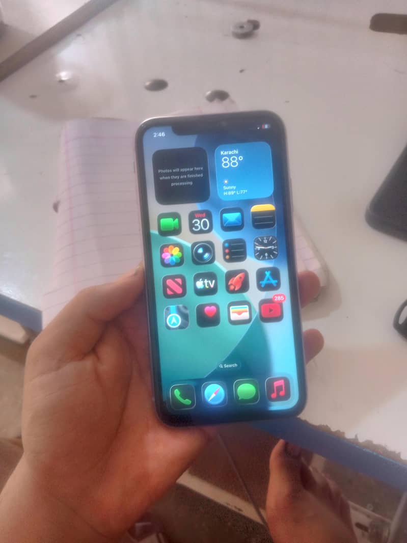 Apple iPhone 11 3