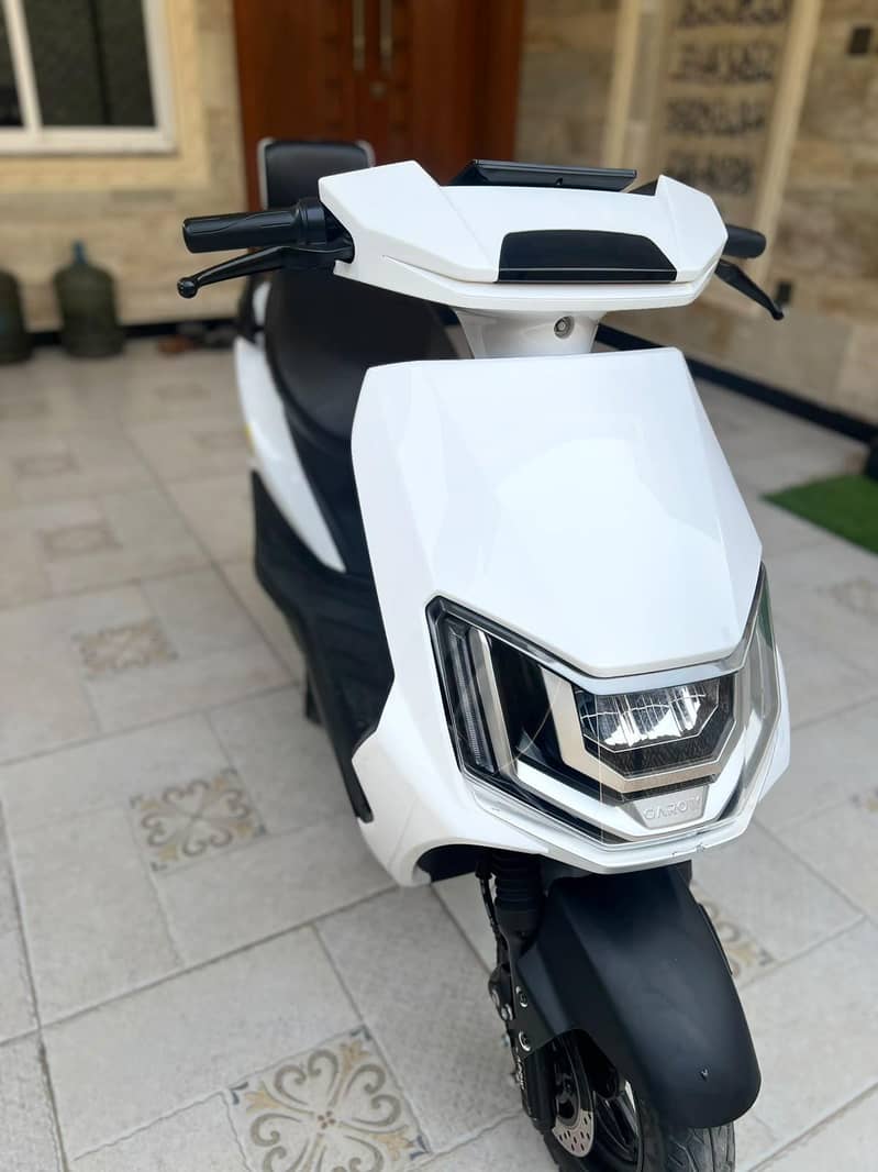 Electric scooty 0
