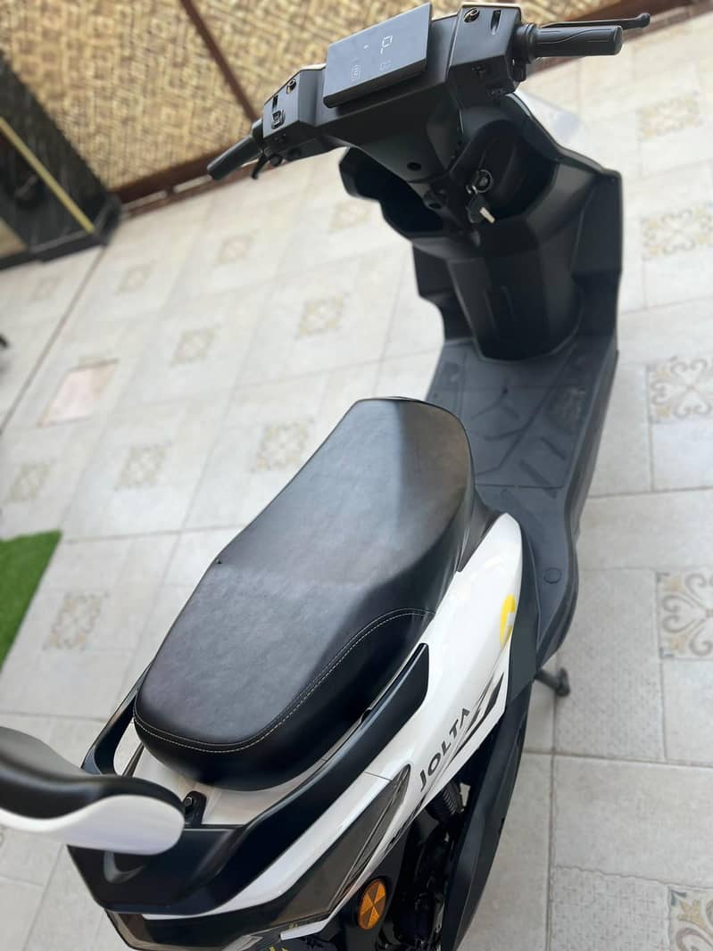 Electric scooty 4