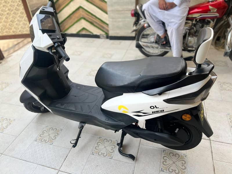 Electric scooty 6